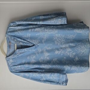 Chico's Denim Blue Top Size 3/ XLarge